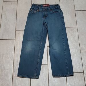 Levi 9 REG 24.5 inches W x 23.5 inches L